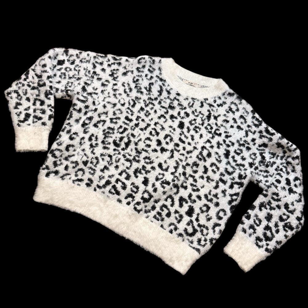 Mi Ami Women’s Ivory Snow Leopard Fuzzy Cropped Nylon Viscose Sweater Size Large